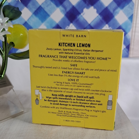 WHITE BARN WALLFLOWERS PLUG SCENT-CONTROL & REFILLS 3-PIECE HOME FRAGRANCE SET - Picture 11 of 12